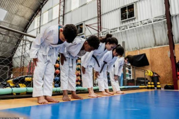 邓紫棋参与体育项目的最新动态